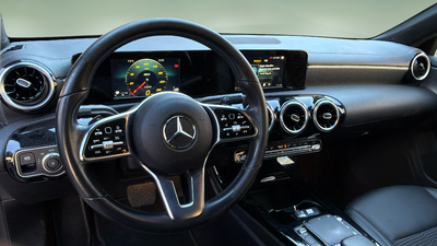 Mercedes-Benz CLA 180 100 kW (136 CV) 10 Mercedes-Benz CLA 180 100 kW (136 CV) 10