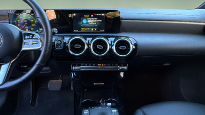 Mercedes-Benz CLA 180 100 kW (136 CV) 9 Mercedes-Benz CLA 180 100 kW (136 CV) 9