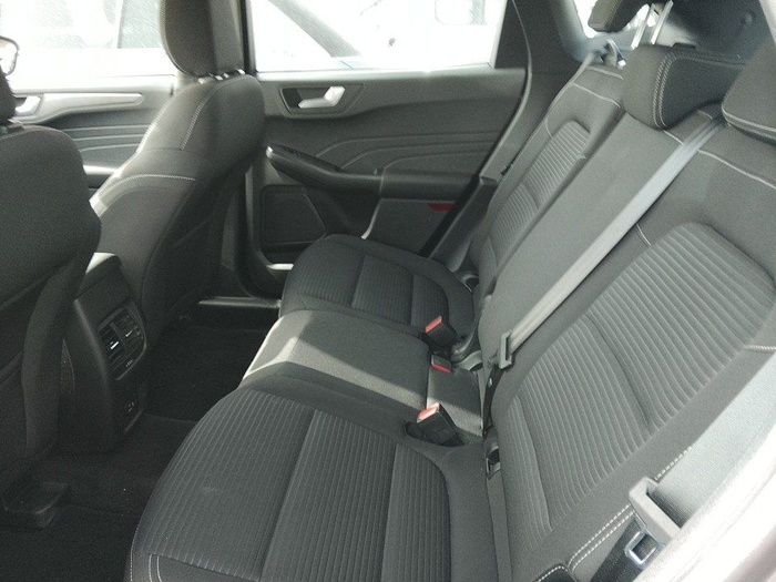 Ford Kuga 2.5 Duratec FHEV Titanium Auto 140 kW (190 CV) Vehículo usado en Madrid Ford Kuga 2.5 Duratec FHEV Titanium Auto 140 kW (190 CV) Vehículo usado en Madrid