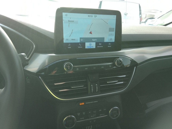 Ford Kuga 2.5 Duratec FHEV Titanium Auto 140 kW (190 CV) Vehículo usado en Madrid Ford Kuga 2.5 Duratec FHEV Titanium Auto 140 kW (190 CV) Vehículo usado en Madrid