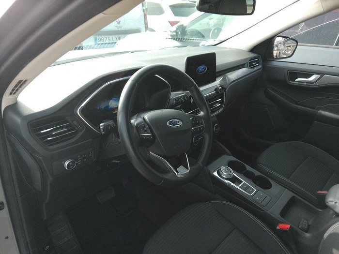 Ford Kuga 2.5 Duratec FHEV Titanium Auto 140 kW (190 CV) Vehículo usado en Madrid Ford Kuga 2.5 Duratec FHEV Titanium Auto 140 kW (190 CV) Vehículo usado en Madrid