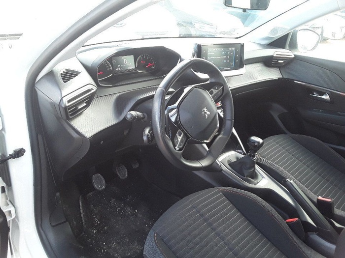 Peugeot 208 BlueHDi 100 Active 75 kW (100 CV) Vehículo usado en Madrid Peugeot 208 BlueHDi 100 Active 75 kW (100 CV) Vehículo usado en Madrid