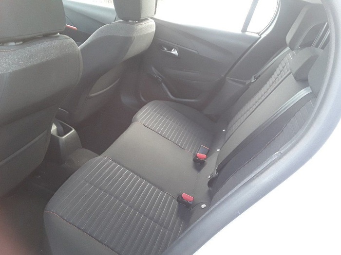 Peugeot 208 BlueHDi 100 Active 75 kW (100 CV) Vehículo usado en Madrid Peugeot 208 BlueHDi 100 Active 75 kW (100 CV) Vehículo usado en Madrid