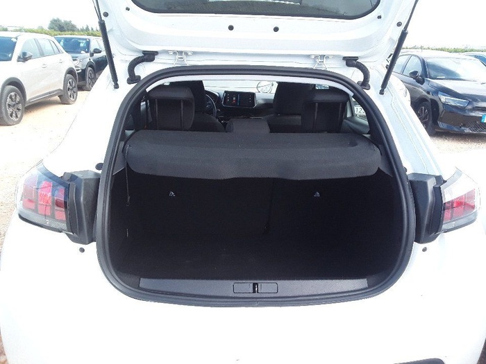 Peugeot 208 BlueHDi 100 Active 75 kW (100 CV) Vehículo usado en Madrid Peugeot 208 BlueHDi 100 Active 75 kW (100 CV) Vehículo usado en Madrid