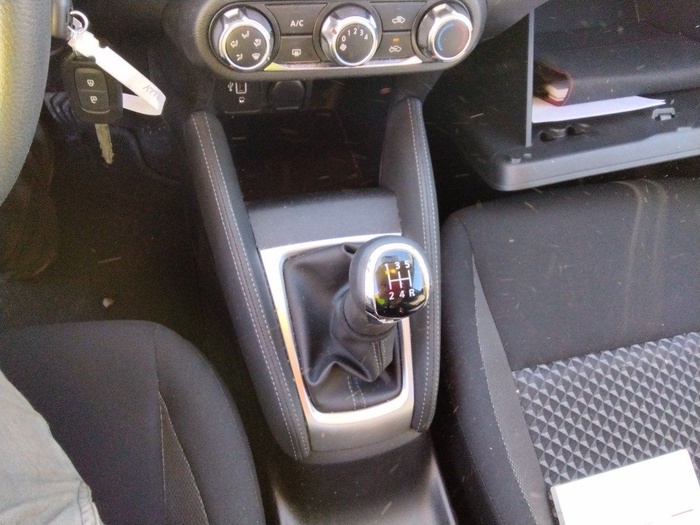 Nissan Micra IG-T 100 Acenta 74 kW (100 CV) Vehículo usado en Madrid Nissan Micra IG-T 100 Acenta 74 kW (100 CV) Vehículo usado en Madrid