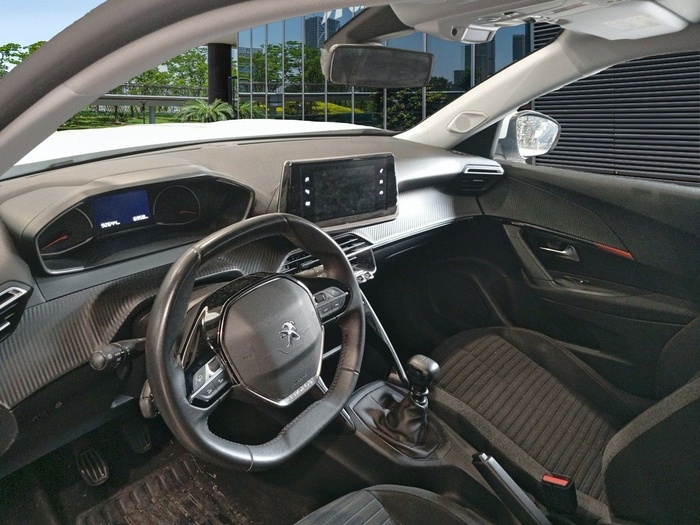 Peugeot 2008 BlueHDi 110 S&S Active 81 kW (110 CV) Vehículo usado en Madrid Peugeot 2008 BlueHDi 110 S&S Active 81 kW (110 CV) Vehículo usado en Madrid