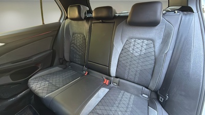 Volkswagen Golf R-Line 1.5 eTSI 110 kW (150 CV) DSG 10 Volkswagen Golf R-Line 1.5 eTSI 110 kW (150 CV) DSG 10