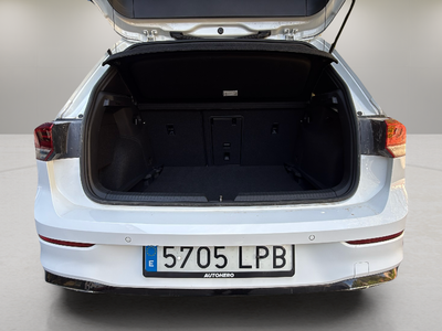 Volkswagen Golf R-Line 1.5 eTSI 110 kW (150 CV) DSG 17 Volkswagen Golf R-Line 1.5 eTSI 110 kW (150 CV) DSG 17