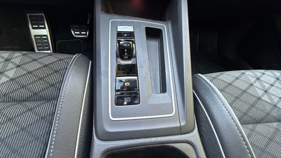 Volkswagen Golf R-Line 1.5 eTSI 110 kW (150 CV) DSG 15 Volkswagen Golf R-Line 1.5 eTSI 110 kW (150 CV) DSG 15