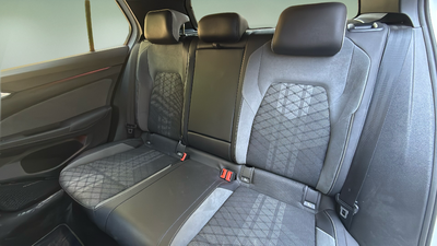 Volkswagen Golf R-Line 1.5 eTSI 110 kW (150 CV) DSG 10 Volkswagen Golf R-Line 1.5 eTSI 110 kW (150 CV) DSG 10