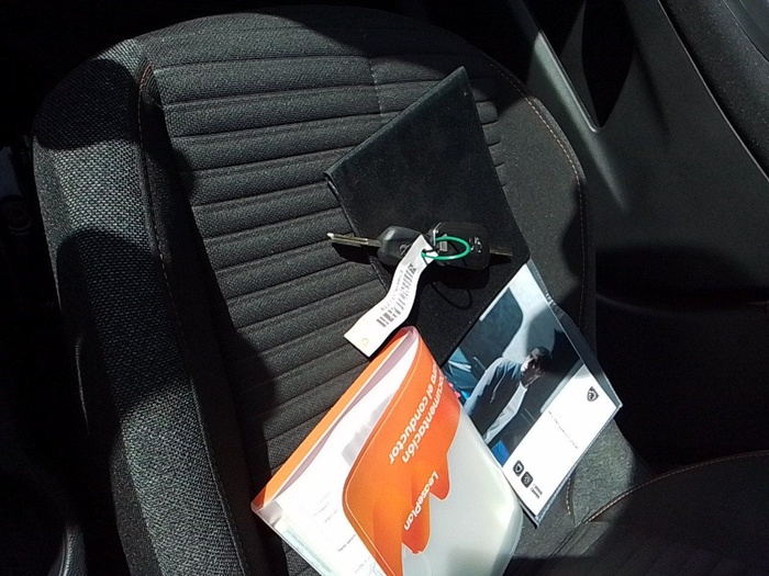 Peugeot 2008 BlueHDi 110 S&S Active Pack 81 kW (110 CV) Vehículo usado en Madrid Peugeot 2008 BlueHDi 110 S&S Active Pack 81 kW (110 CV) Vehículo usado en Madrid