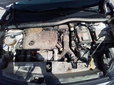 Peugeot 2008 BlueHDi 110 S&S Active Pack 81 kW (110 CV) 14 Peugeot 2008 BlueHDi 110 S&S Active Pack 81 kW (110 CV) 14