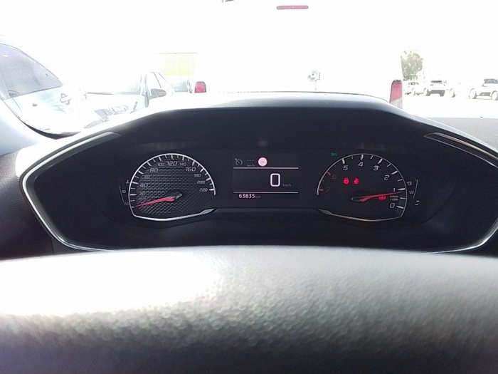 Peugeot 2008 BlueHDi 110 S&S Active Pack 81 kW (110 CV) Vehículo usado en Madrid Peugeot 2008 BlueHDi 110 S&S Active Pack 81 kW (110 CV) Vehículo usado en Madrid