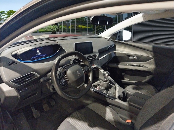 Peugeot 3008 BlueHDi 130 S&S Active Pack 96 kW (130 CV) Vehículo usado en Madrid Peugeot 3008 BlueHDi 130 S&S Active Pack 96 kW (130 CV) Vehículo usado en Madrid