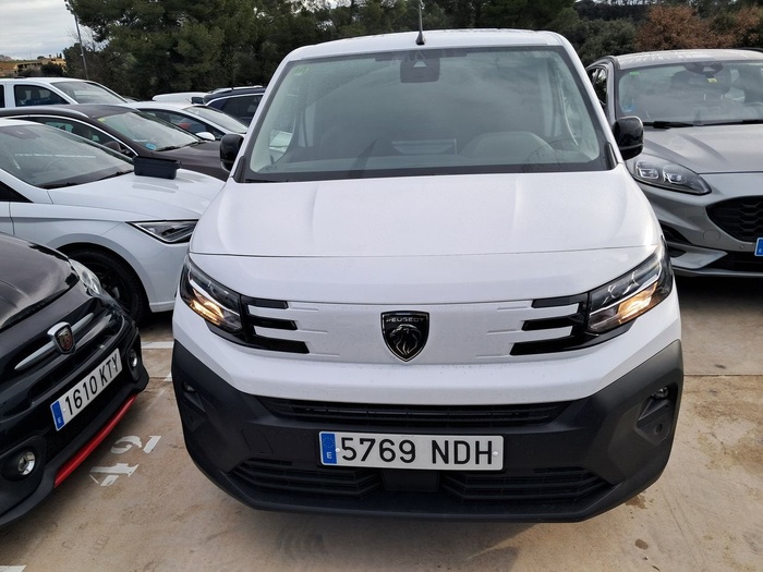 Peugeot Partner Furgon BlueHDi 100 Standard 600kg 75 kW (102 CV) Vehículo usado en Madrid Peugeot Partner Furgon BlueHDi 100 Standard 600kg 75 kW (102 CV) Vehículo usado en Madrid