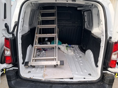 Peugeot Partner Furgon BlueHDi 100 Standard 600kg 75 kW (102 CV) 11 Peugeot Partner Furgon BlueHDi 100 Standard 600kg 75 kW (102 CV) 11