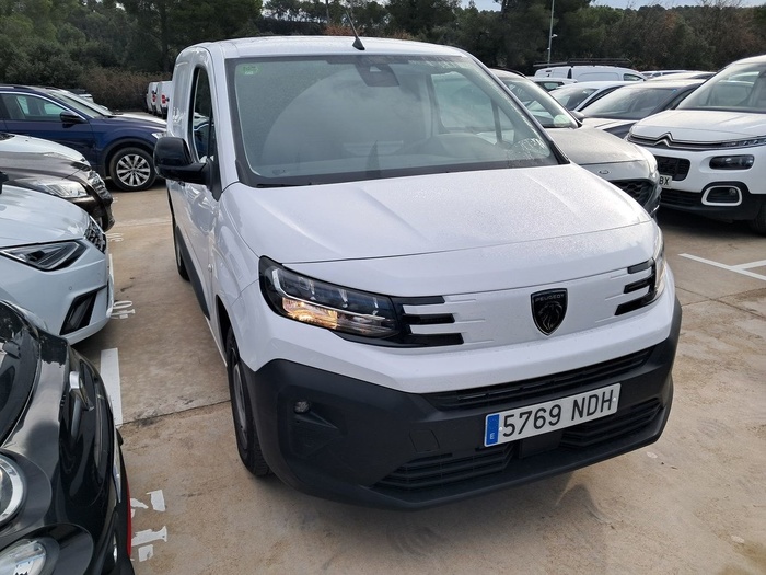 Peugeot Partner Furgon BlueHDi 100 Standard 600kg 75 kW (102 CV) Vehículo usado en Madrid Peugeot Partner Furgon BlueHDi 100 Standard 600kg 75 kW (102 CV) Vehículo usado en Madrid