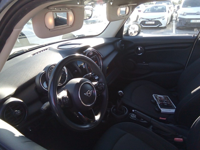 MINI MINI 5 Puertas One 75 kW (102 CV) Vehículo usado en Madrid MINI MINI 5 Puertas One 75 kW (102 CV) Vehículo usado en Madrid