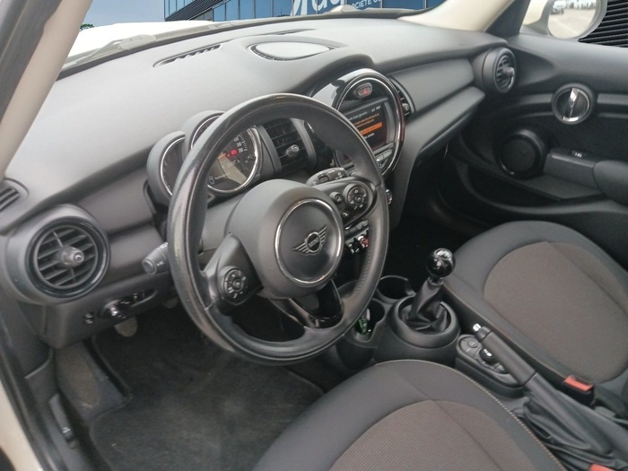 MINI MINI 5 Puertas One 75 kW (102 CV) Vehículo usado en Madrid MINI MINI 5 Puertas One 75 kW (102 CV) Vehículo usado en Madrid