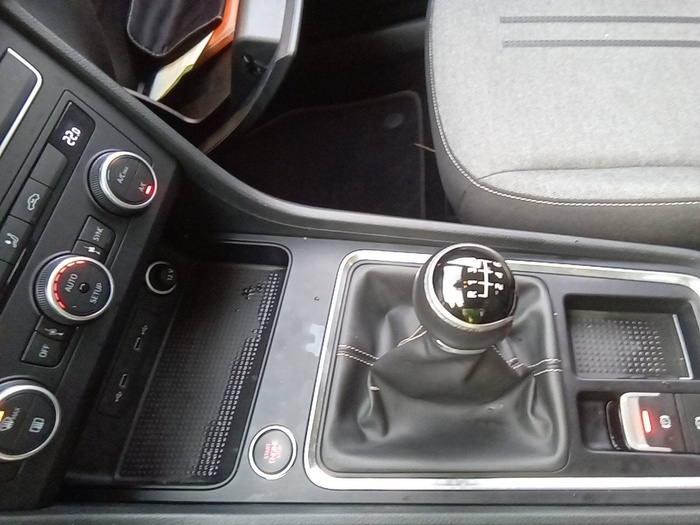 SEAT Ateca 1.0 TSI S&S Style XM 81 kW (110 CV) Vehículo usado en Madrid SEAT Ateca 1.0 TSI S&S Style XM 81 kW (110 CV) Vehículo usado en Madrid