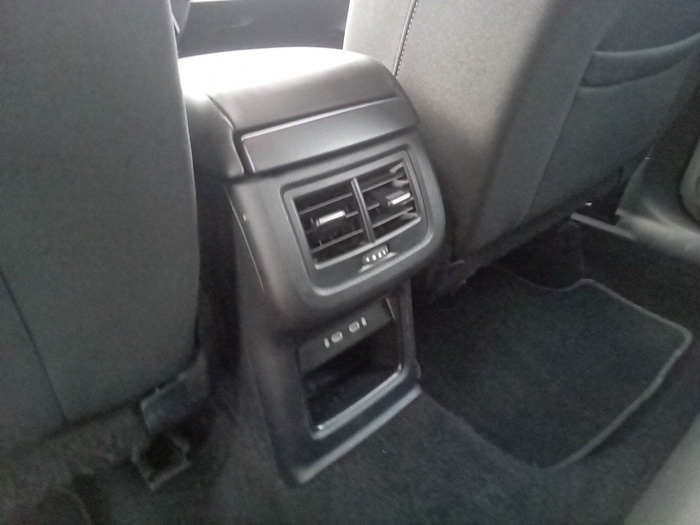 SEAT Ateca 1.0 TSI S&S Style XM 81 kW (110 CV) Vehículo usado en Madrid SEAT Ateca 1.0 TSI S&S Style XM 81 kW (110 CV) Vehículo usado en Madrid