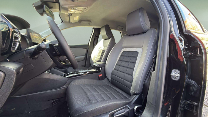 Citroen C4 Collection Hybrid ë-DCS6 107 kW (145 CV) Vehículo usado en Madrid Citroen C4 Collection Hybrid ë-DCS6 107 kW (145 CV) Vehículo usado en Madrid