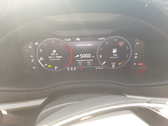 Skoda Karoq 2.0 TDI Ambition 4X4 DSG 110 kW (150 CV) Vehículo usado en Madrid Skoda Karoq 2.0 TDI Ambition 4X4 DSG 110 kW (150 CV) Vehículo usado en Madrid