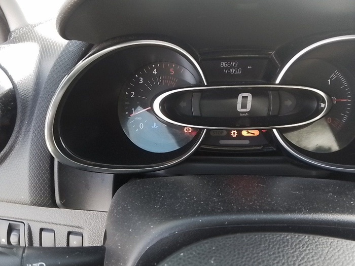 Renault Clio Limited dCi 55 kW (75 CV) Vehículo usado en Madrid Renault Clio Limited dCi 55 kW (75 CV) Vehículo usado en Madrid