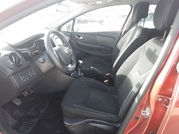 Renault Clio Limited dCi 55 kW (75 CV) Vehículo usado en Madrid Renault Clio Limited dCi 55 kW (75 CV) Vehículo usado en Madrid