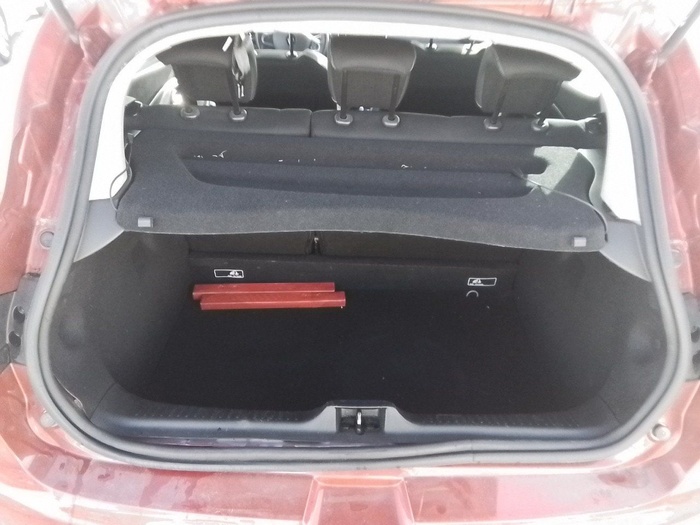 Renault Clio Limited dCi 55 kW (75 CV) Vehículo usado en Madrid Renault Clio Limited dCi 55 kW (75 CV) Vehículo usado en Madrid