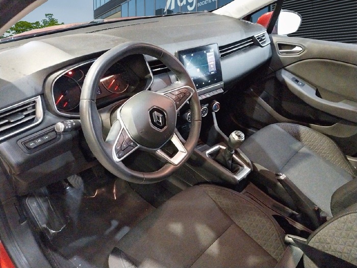 Renault Clio Intens Blue dCi 63 kW (85 CV) Vehículo usado en Madrid Renault Clio Intens Blue dCi 63 kW (85 CV) Vehículo usado en Madrid