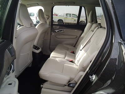 Volvo XC90 T8 Ultimate Dark Recharge AWD Auto 335 kW (455 CV) 9 Volvo XC90 T8 Ultimate Dark Recharge AWD Auto 335 kW (455 CV) 9