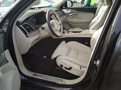 Volvo XC90 T8 Ultimate Dark Recharge AWD Auto 335 kW (455 CV) 7 Volvo XC90 T8 Ultimate Dark Recharge AWD Auto 335 kW (455 CV) 7