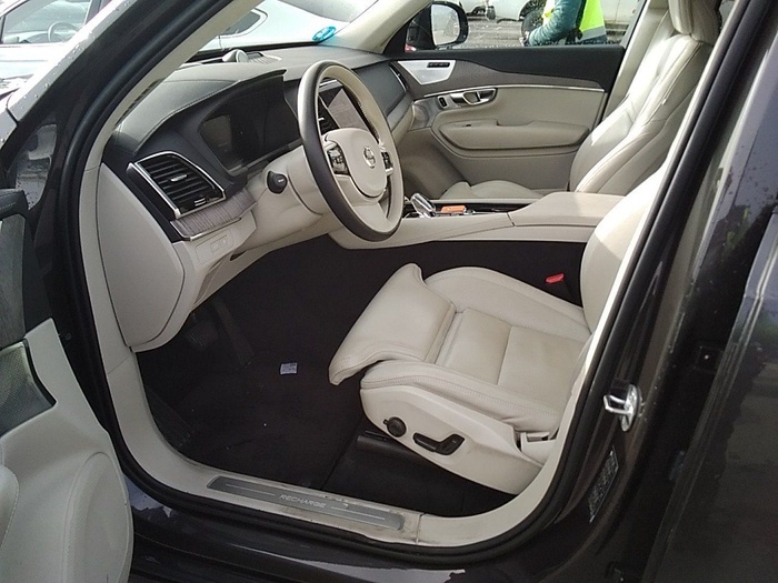 Volvo XC90 T8 Ultimate Dark Recharge AWD Auto 335 kW (455 CV) Vehículo usado en Madrid Volvo XC90 T8 Ultimate Dark Recharge AWD Auto 335 kW (455 CV) Vehículo usado en Madrid