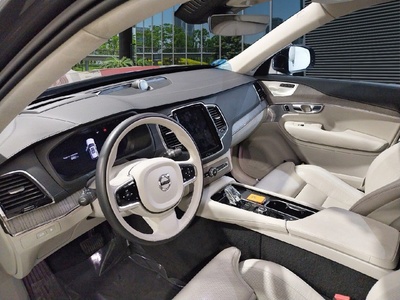 Volvo XC90 T8 Ultimate Dark Recharge AWD Auto 335 kW (455 CV) 7 Volvo XC90 T8 Ultimate Dark Recharge AWD Auto 335 kW (455 CV) 7