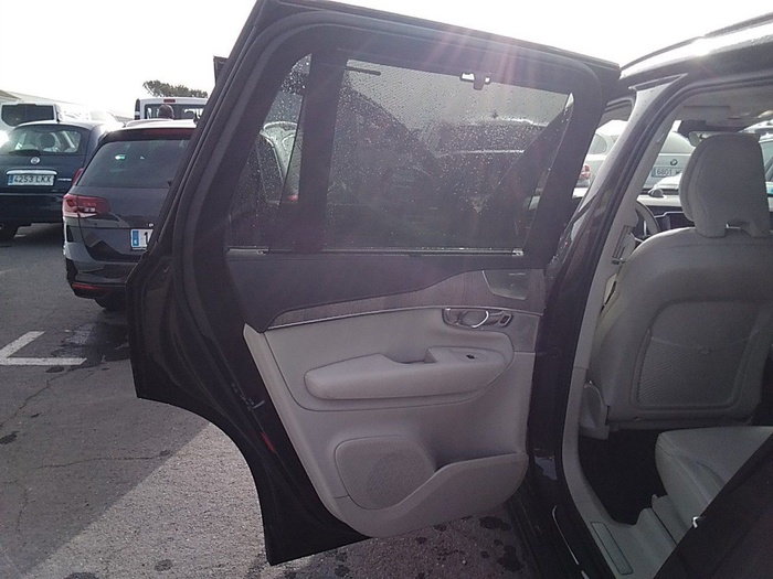 Volvo XC90 T8 Ultimate Dark Recharge AWD Auto 335 kW (455 CV) Vehículo usado en Madrid Volvo XC90 T8 Ultimate Dark Recharge AWD Auto 335 kW (455 CV) Vehículo usado en Madrid