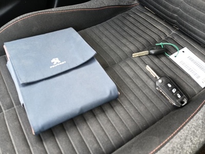 Peugeot 2008 BlueHDi 110 S&S Active Pack 81 kW (110 CV) 9 Peugeot 2008 BlueHDi 110 S&S Active Pack 81 kW (110 CV) 9