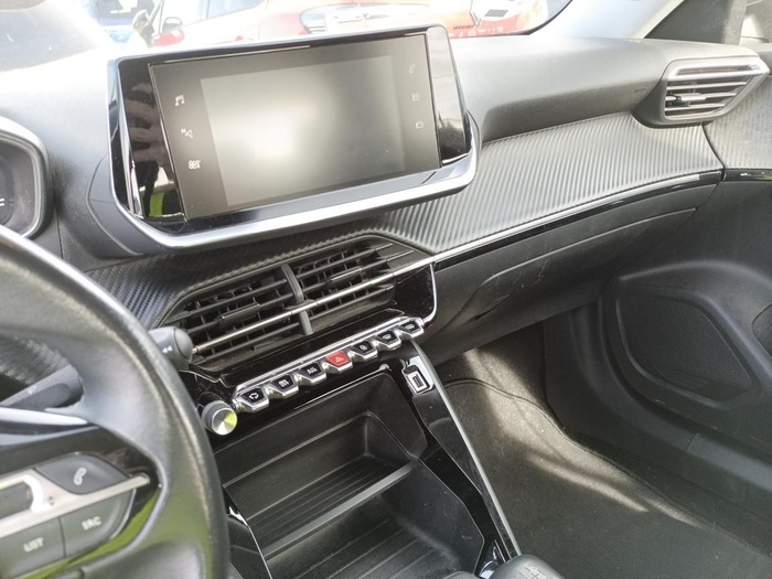 Peugeot 2008 BlueHDi 110 S&S Active Pack 81 kW (110 CV) Vehículo usado en Madrid Peugeot 2008 BlueHDi 110 S&S Active Pack 81 kW (110 CV) Vehículo usado en Madrid