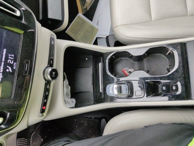 Volvo XC40 D4 Inscription AWD Auto 140 kW (190 CV) 15 Volvo XC40 D4 Inscription AWD Auto 140 kW (190 CV) 15