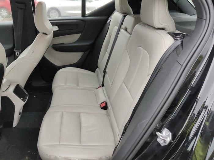 Volvo XC40 D4 Inscription AWD Auto 140 kW (190 CV) Vehículo usado en Madrid Volvo XC40 D4 Inscription AWD Auto 140 kW (190 CV) Vehículo usado en Madrid