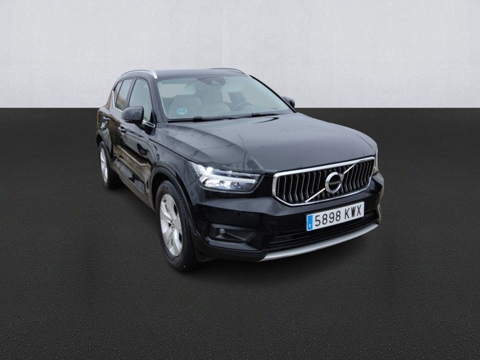 Volvo XC40 D4 Inscription AWD Auto 140 kW (190 CV) Vehículo usado en Madrid Volvo XC40 D4 Inscription AWD Auto 140 kW (190 CV) Vehículo usado en Madrid