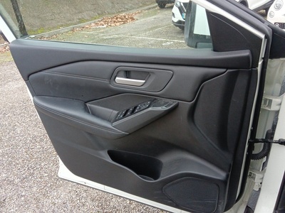 Nissan Qashqai DIG-T 140 mHEV Acenta 4x2 103 kW (140 CV) 13 Nissan Qashqai DIG-T 140 mHEV Acenta 4x2 103 kW (140 CV) 13