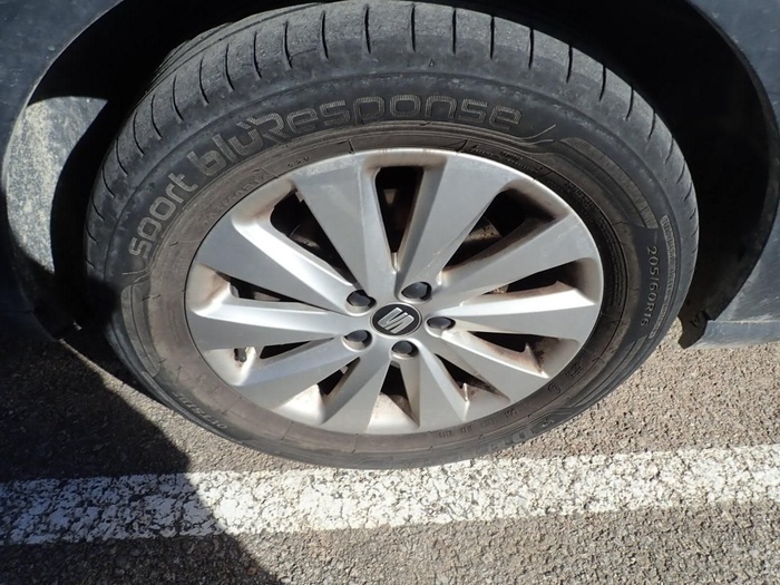 SEAT Arona 1.6 TDI Ecomotive S&S Style Edition 70 kW (95 CV) Vehículo usado en Madrid SEAT Arona 1.6 TDI Ecomotive S&S Style Edition 70 kW (95 CV) Vehículo usado en Madrid