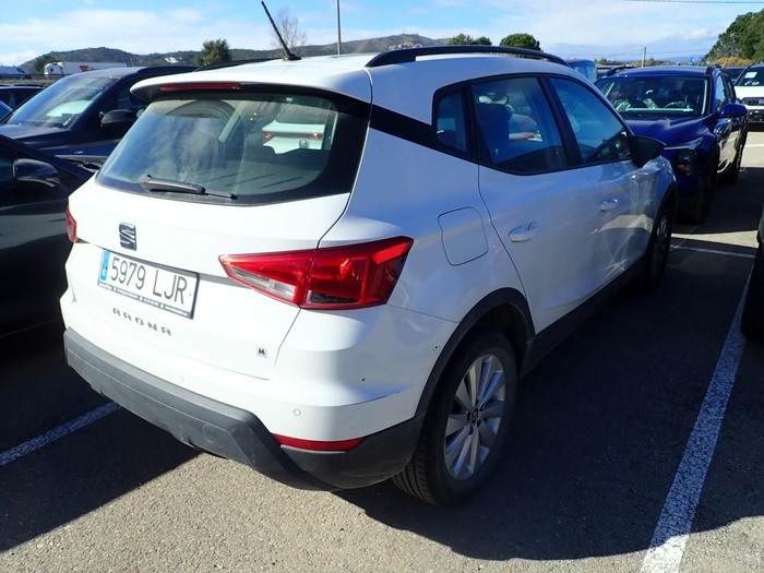 SEAT Arona 1.6 TDI Ecomotive S&S Style Edition 70 kW (95 CV) Vehículo usado en Madrid SEAT Arona 1.6 TDI Ecomotive S&S Style Edition 70 kW (95 CV) Vehículo usado en Madrid
