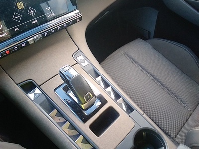 DS DS7 Crossback BlueHDi 130 DE Bastille + AT 96 kW (130 CV) 10 DS DS7 Crossback BlueHDi 130 DE Bastille + AT 96 kW (130 CV) 10