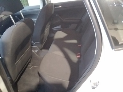 Volkswagen Polo Advance 1.0 TSI 70 kW (95 CV) 14 Volkswagen Polo Advance 1.0 TSI 70 kW (95 CV) 14