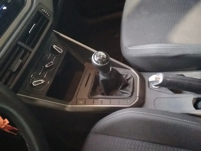 Volkswagen Polo Advance 1.0 TSI 70 kW (95 CV) Vehículo usado en Madrid Volkswagen Polo Advance 1.0 TSI 70 kW (95 CV) Vehículo usado en Madrid