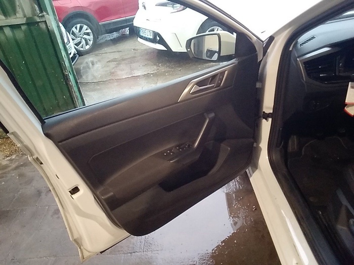 Volkswagen Polo Advance 1.0 TSI 70 kW (95 CV) Vehículo usado en Madrid Volkswagen Polo Advance 1.0 TSI 70 kW (95 CV) Vehículo usado en Madrid