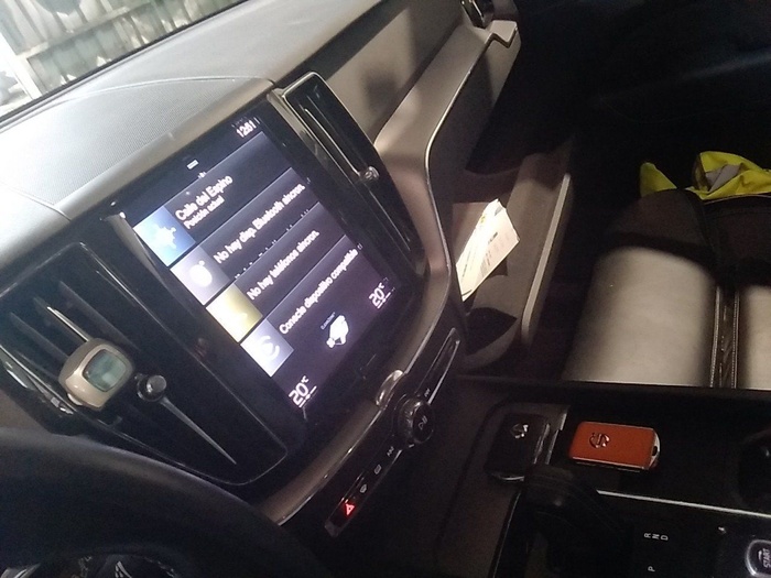 Volvo XC60 T6 Recharge R-Design AWD Auto 250 kW (340 CV) Vehículo usado en Madrid Volvo XC60 T6 Recharge R-Design AWD Auto 250 kW (340 CV) Vehículo usado en Madrid