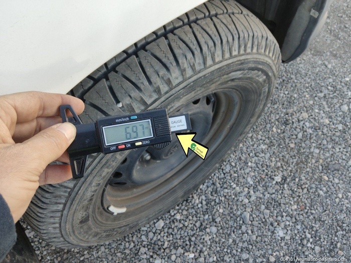 Toyota Hilux 2.4 D-4D Doble Cabina GX 110 kW (150 CV) Vehículo usado en Madrid Toyota Hilux 2.4 D-4D Doble Cabina GX 110 kW (150 CV) Vehículo usado en Madrid